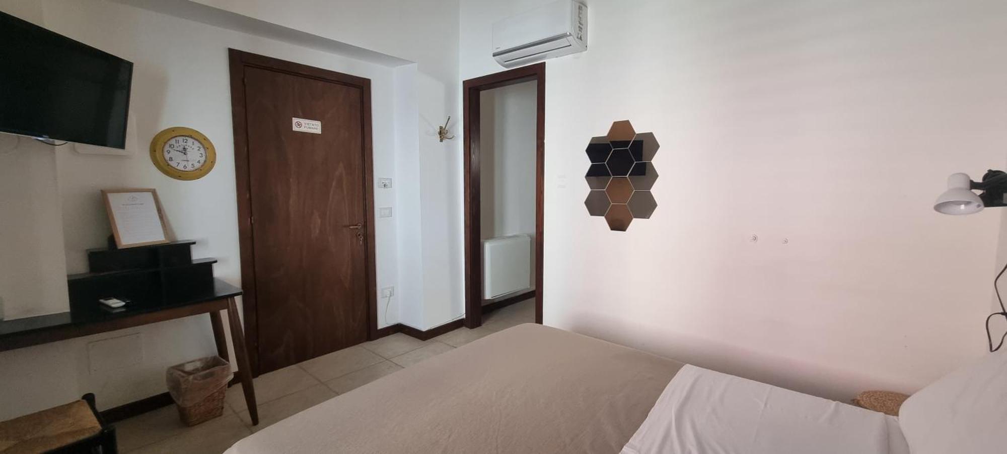 B&B Via Napoli 莱韦拉诺 外观 照片